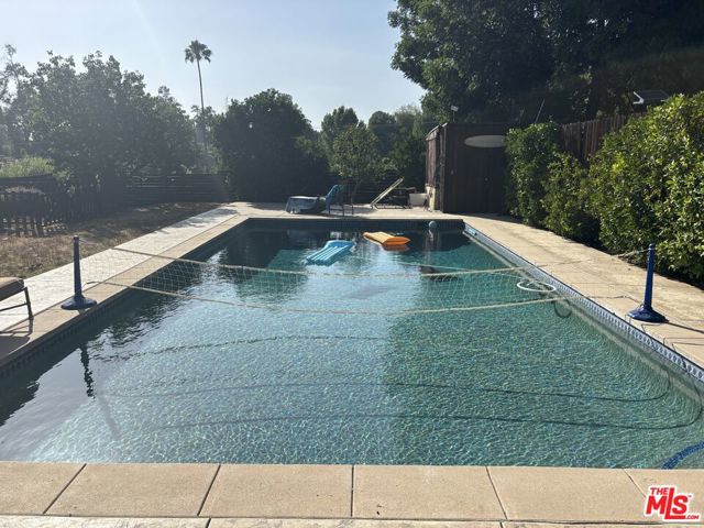 22491 Domingo Road, Woodland Hills CA: https://media.crmls.org/mediaz/072ef366-5959-44be-9e47-d0cbc7b300be.jpg