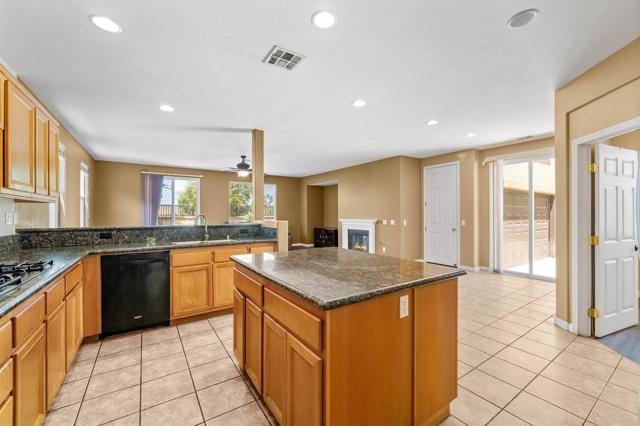 1049 Boulder, Oceanside CA: https://media.crmls.org/mediaz/072f8536-cd0d-4be2-8182-5029bd76a04a.jpg