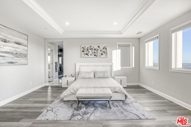 20254 Liverpool Way, Porter Ranch CA: https://media.crmls.org/mediaz/07309516-e411-4e33-9327-f2a1cefacccd.jpg