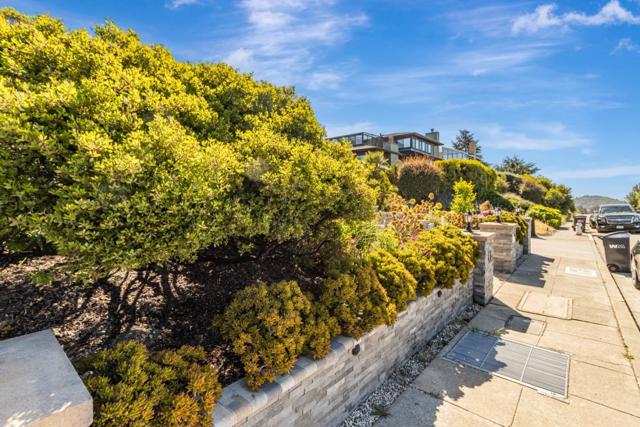 11550 Skyline Boulevard, Oakland CA: https://media.crmls.org/mediaz/0730dd61-f093-4812-9c10-bca241199940.jpg