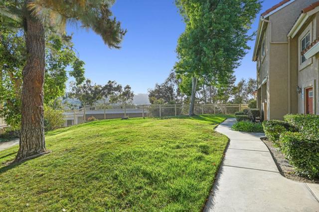 7727 Caminito Monarca, Carlsbad CA: https://media.crmls.org/mediaz/0731becf-27c3-431b-81f1-056edea78e2f.jpg