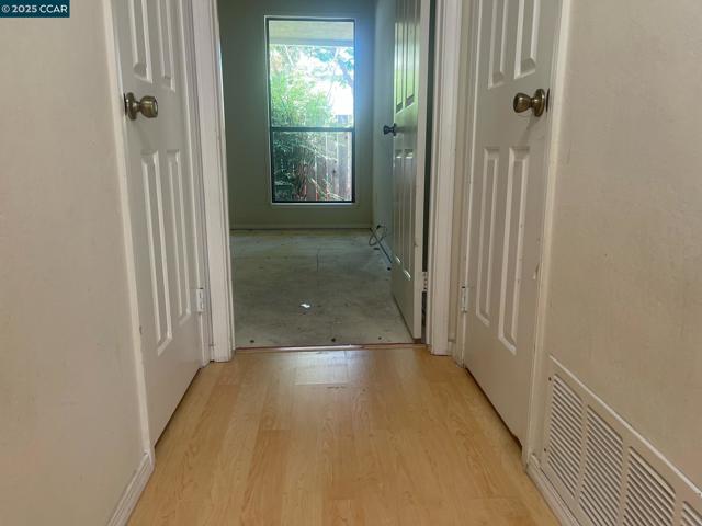 1140 Detroit Avenue, Concord CA: https://media.crmls.org/mediaz/0731ca5f-f111-49b4-a664-df27bd12c586.jpg