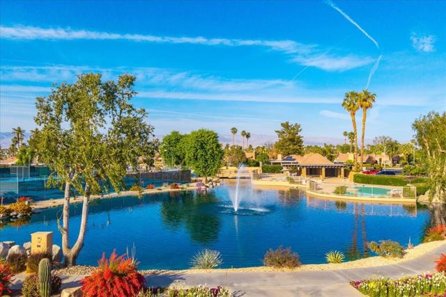 44289 Venice Court, Palm Desert CA: https://media.crmls.org/mediaz/0731e09e-4887-4552-9b07-e8e58c88994b.jpg