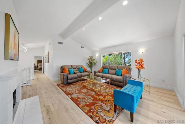 17221 Cloudcroft Dr, Poway CA: https://media.crmls.org/mediaz/0731fa3f-46a2-4c26-a58a-962e4ad670ba.jpg