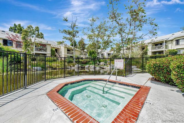 12213 Carmel Vista Rd, San Diego CA: https://media.crmls.org/mediaz/0733a1f6-660d-48e9-a3fd-cdac4294ea8a.jpg