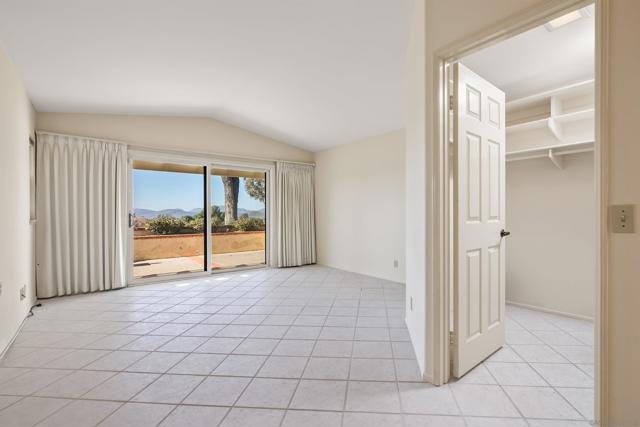 18113 Calle Estepona, San Diego CA: https://media.crmls.org/mediaz/07344316-f45d-492c-9637-72b5527c188c.jpg