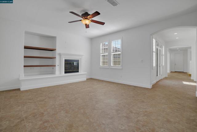 1411 Granite Creek Dr, Patterson CA: https://media.crmls.org/mediaz/073485fe-c55e-46f7-9ca2-64bf30f38aa5.jpg