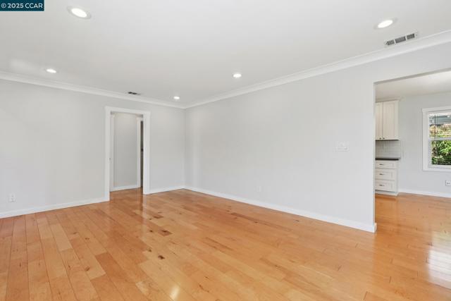 3020 Rose St., Martinez CA: https://media.crmls.org/mediaz/0734e84b-95d9-463a-9679-ff302c65fa5d.jpg