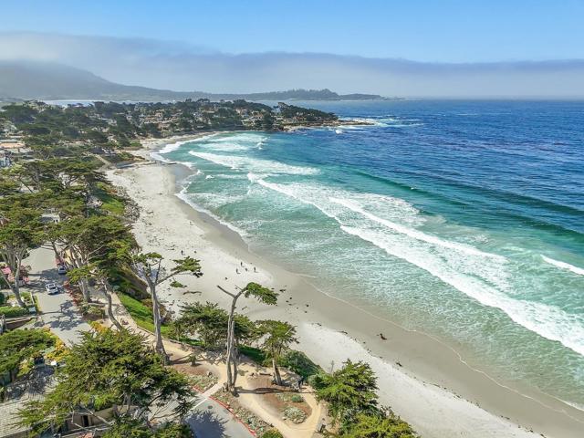 31475 Via Las Rosas, Carmel Valley CA: https://media.crmls.org/mediaz/07354d6d-7158-406f-9922-6f36482e4045.jpg