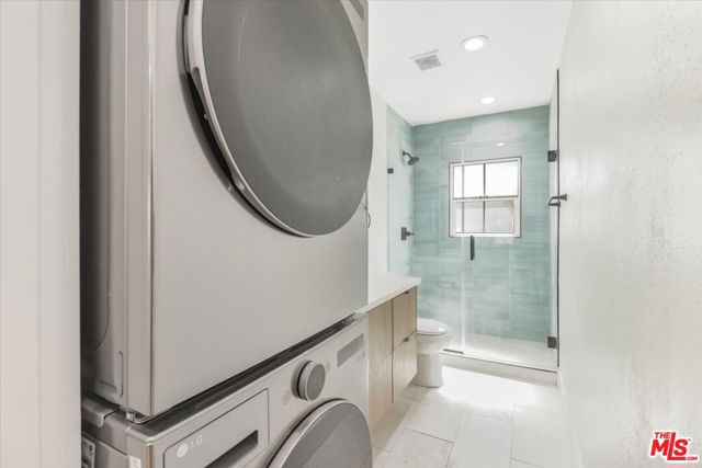 2147 N Eastern Avenue, Los Angeles CA: https://media.crmls.org/mediaz/0735e345-5d36-483c-b632-2e08da8377de.jpg