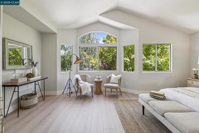24 Volterra Ct, Danville CA: https://media.crmls.org/mediaz/073615f5-9864-4d7f-8b8c-a6d26fd6fb06.jpg
