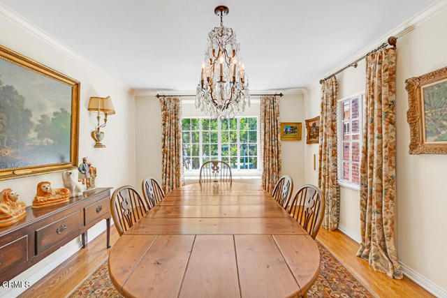 110 Glen Summer Road, Pasadena CA: https://media.crmls.org/mediaz/07372038-9f20-4aa3-9016-35b44e40aea8.jpg