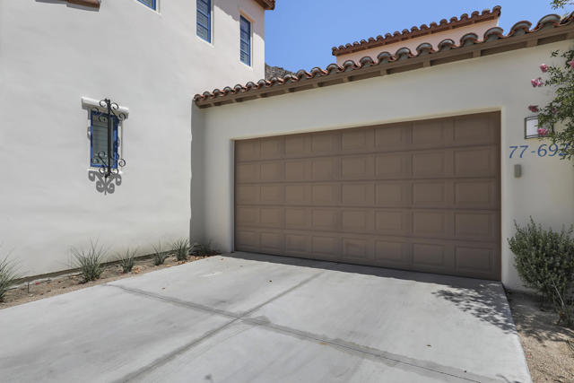 77692 Tradition Drive, La Quinta CA: https://media.crmls.org/mediaz/07378934-953d-47e2-ab48-ff7f2a019c32.jpg