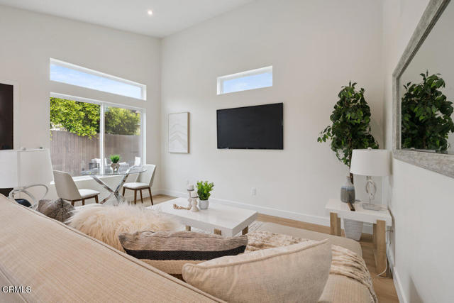 2711 2715 Dawson Avenue, Ventura CA: https://media.crmls.org/mediaz/07378da4-57aa-4fc7-92f9-5147ee4ff30d.jpg