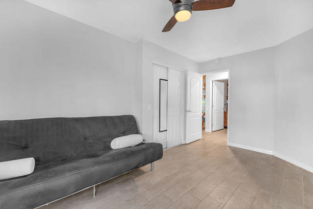 Image 23 of 47 For 40529 Meadow Lane