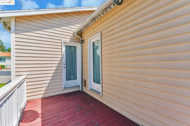 2116 LUNA AVENUE, San Leandro CA: https://media.crmls.org/mediaz/07381f9b-354d-4b46-8a3d-4bb85eed028b.jpg