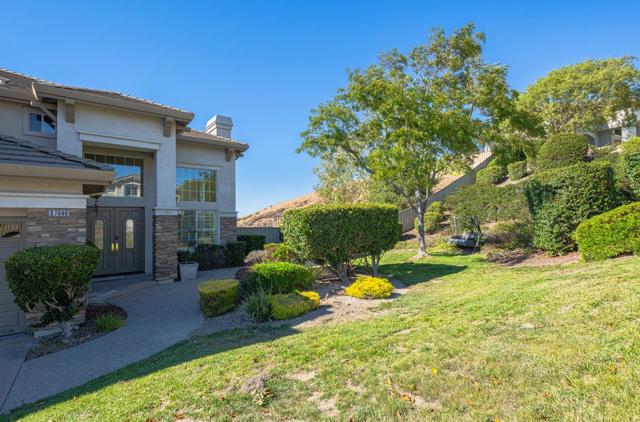 27606 Prestancia Circle, Salinas CA: https://media.crmls.org/mediaz/0738d574-4478-4ea5-b3e7-c29ada04fd09.jpg