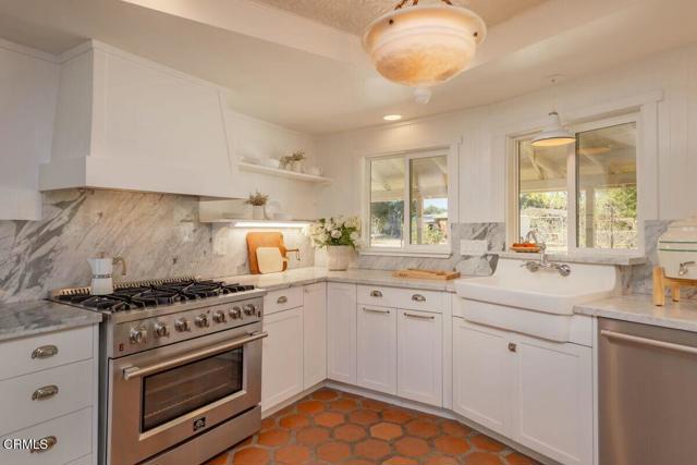 930 Fairview Road, Ojai CA: https://media.crmls.org/mediaz/0738e098-a4bb-41eb-a06d-5b4ca0a66185.jpg