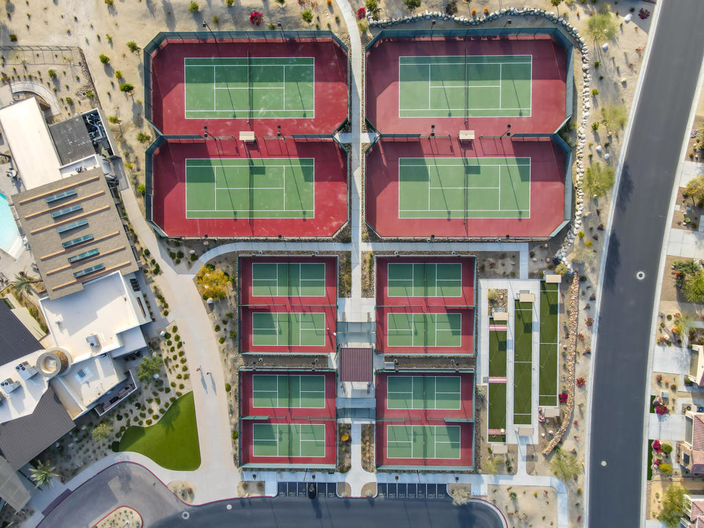 https://media.crmls.org/mediaz/0738fa13-7df9-43fb-ba4b-aaa8d5d5e171.jpg?preset=X-Large