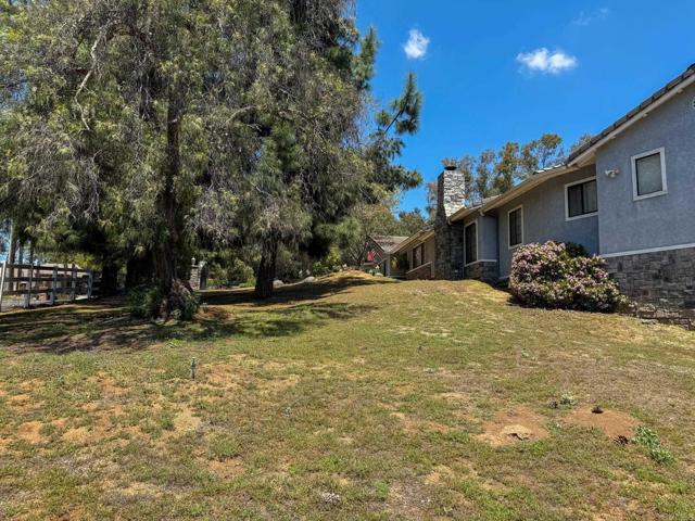 3048 Jason Road, Fallbrook CA: https://media.crmls.org/mediaz/07399df2-0170-4c9a-9bd3-3955ea4a24bc.jpg