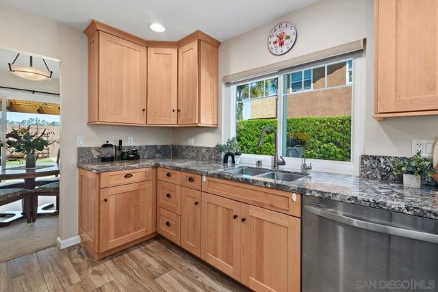1911 Cheyenne Cir, Oceanside CA: https://media.crmls.org/mediaz/0739c224-5480-424d-b52d-e0f63a467e7c.jpg