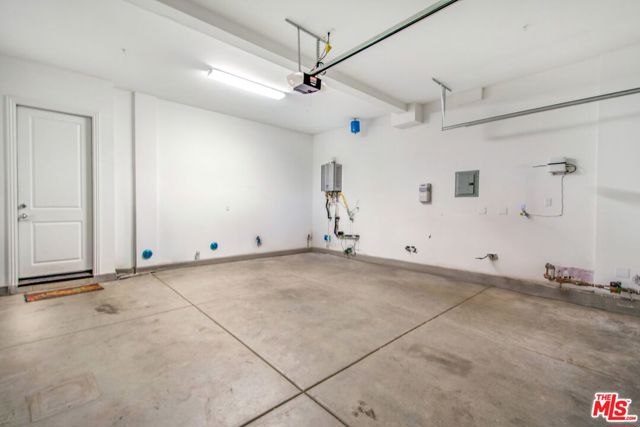 20659 W Beech Circle, Porter Ranch CA: https://media.crmls.org/mediaz/0739d58f-25d7-48fa-8f51-5cecd537321f.jpg