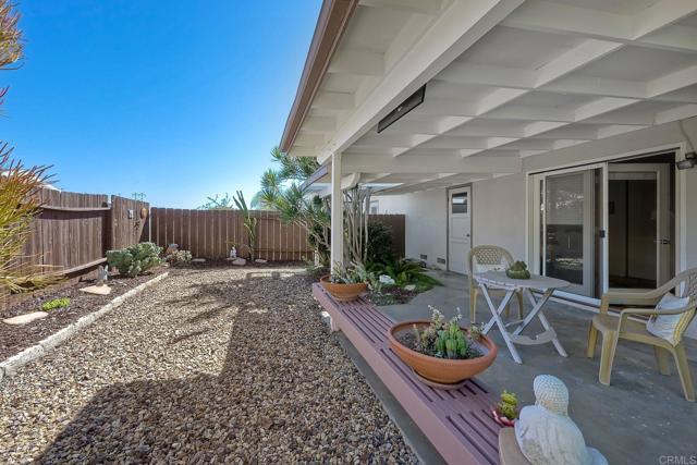 3711 Mira Pacific Drive, Oceanside CA: https://media.crmls.org/mediaz/073ac6bf-3c19-40db-8b78-d8b301f2e5fc.jpg