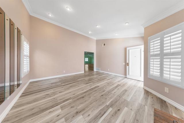 1095 Stillwell Ave, San Diego CA: https://media.crmls.org/mediaz/073aebeb-cd2a-48ca-af0c-af48b8c23bbf.jpg
