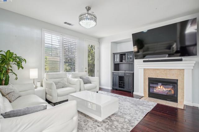 Image 6 of 39 For 5783 Shadow Hill Dr