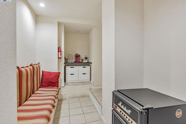 Image 11 of 19 For 2331 Tulare Ave.
