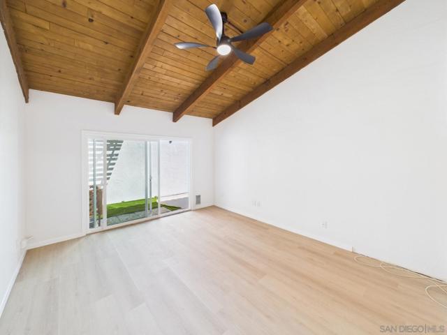 670 Bel Air Dr W, Vista CA: https://media.crmls.org/mediaz/073cabfb-a125-49ba-a58a-ce2a06470e98.jpg