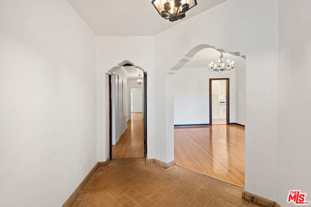 10733 Wellworth Avenue, Los Angeles CA: https://media.crmls.org/mediaz/073cc675-6848-405c-8550-d1abbc2f7e36.jpg