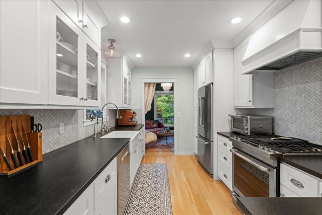 15415 Winchester Boulevard, Monte Sereno CA: https://media.crmls.org/mediaz/073cea6c-525f-4c25-a2ff-9d30c2bd2aaf.jpg