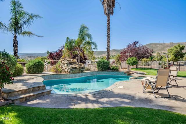35135 Caprock Road, Santa Clarita CA: https://media.crmls.org/mediaz/073da5c3-195d-4088-91a5-1ae05944434d.jpg