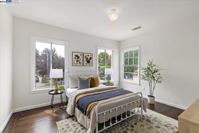 955 Virginia St, Berkeley CA: https://media.crmls.org/mediaz/073e1a5d-2080-4d9d-b0b4-b076a4b42990.jpg
