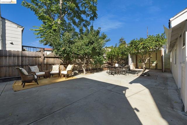 Image 24 of 36 For 2930 Galindo St