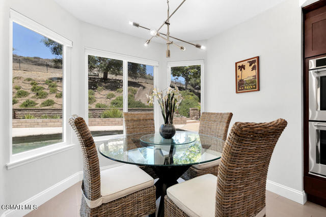 751 Lynnmere Drive, Thousand Oaks CA: https://media.crmls.org/mediaz/073eb3fd-1b1a-45f7-8d3b-da90568f44be.jpg
