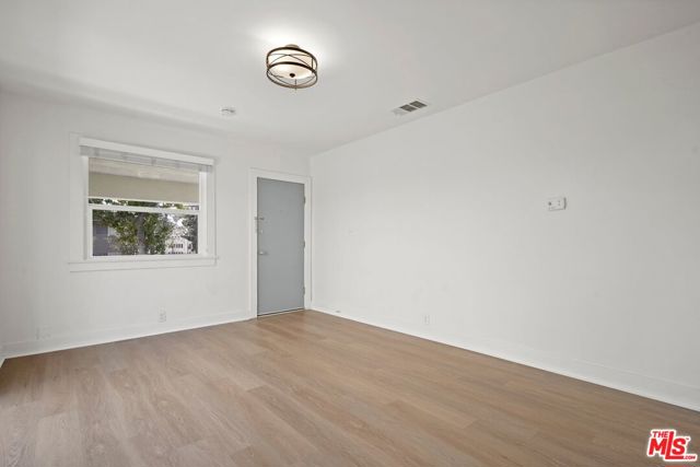 1563 E Elizabeth Street, Pasadena CA: https://media.crmls.org/mediaz/073eb8ed-7ac4-4712-aa65-8b834d1914a4.jpg