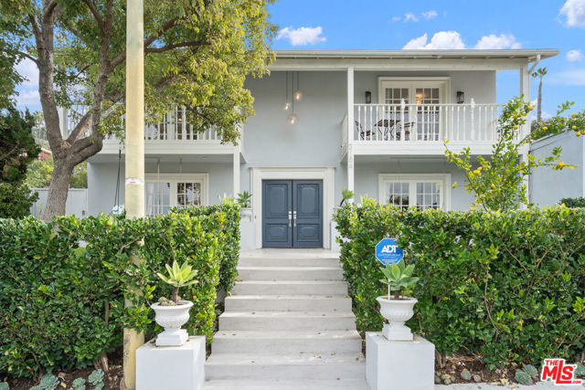3156 Dona Emilia Drive, Studio City CA: https://media.crmls.org/mediaz/073ee1ae-d94e-43c4-b21d-61bea98f60e2.jpg