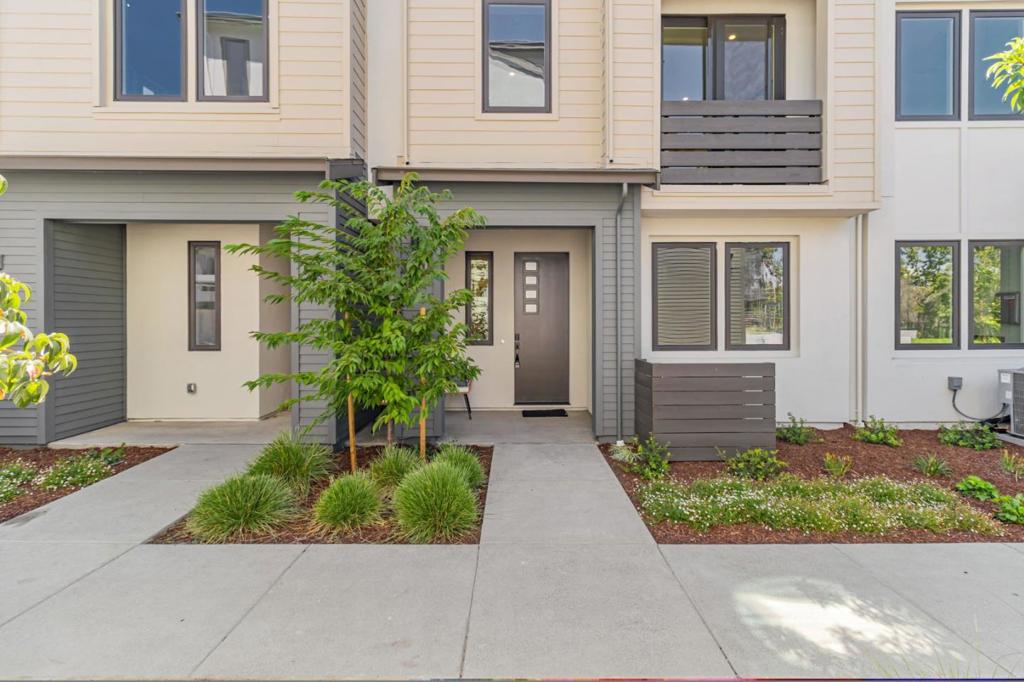 1131 Esther Court