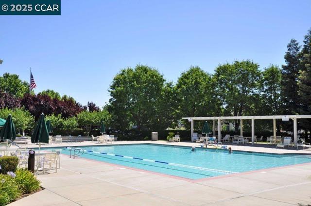 95 Goldspur Way, Brentwood CA: https://media.crmls.org/mediaz/073fe7d6-cfe6-4683-9584-9c16ddc718a8.jpg