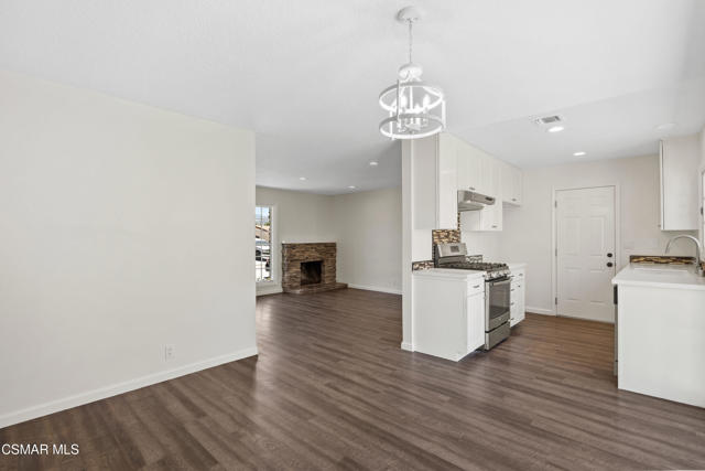 539 American Oaks Avenue, Newbury Park CA: https://media.crmls.org/mediaz/07402563-a3e5-4c95-bbe0-fd33b49dc7be.jpg