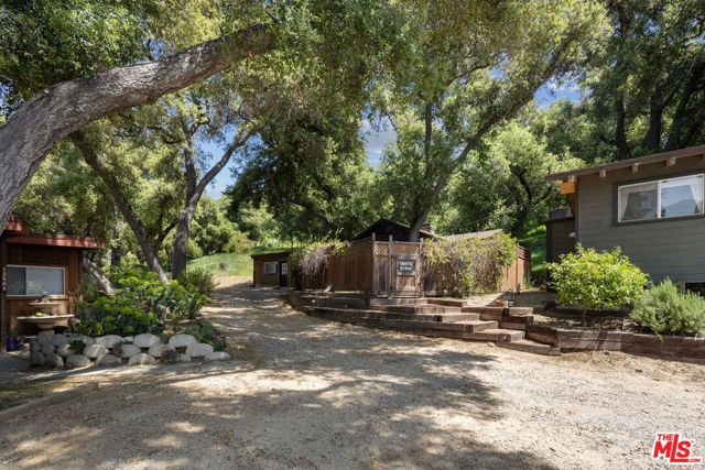 1256 N Topanga Canyon Boulevard, Topanga CA: https://media.crmls.org/mediaz/07408220-0faa-4b7e-b47f-ef585b361f50.jpg