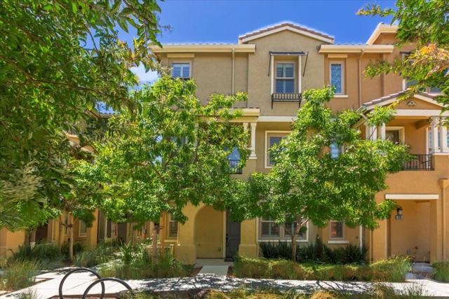 639 Cinnamon Circle, Mountain View CA: https://media.crmls.org/mediaz/074138bc-0fa0-4ed0-a04a-f532e72ee5fa.jpg