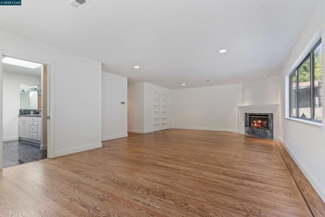 225 Rheem Blvd, Moraga CA: https://media.crmls.org/mediaz/0741b2ce-2bc3-46c9-86d2-19d5aa61ee1a.jpg