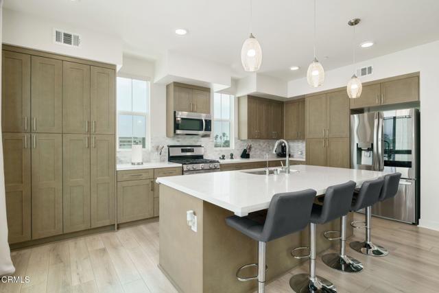 Detail Gallery Image 13 of 31 For 2850 Wagon Wheel Rd #402,  Oxnard,  CA 93036 - 3 Beds | 2/1 Baths