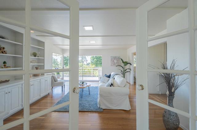 175 Tamarack Drive, Aptos CA: https://media.crmls.org/mediaz/0742bda4-4854-446d-a188-68bb6f3c4634.jpg