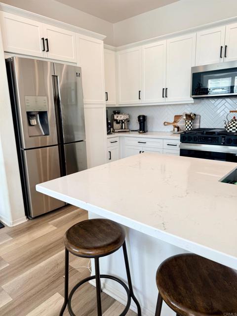 Detail Gallery Image 2 of 16 For 1935 Avenida Citron #113,  Chula Vista,  CA 91913 - 3 Beds | 2/1 Baths