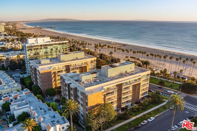 515 Ocean Avenue, NPH B photo 2