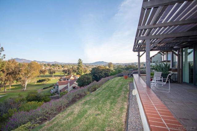 17489 Carnton Way, San Diego CA: https://media.crmls.org/mediaz/07446d87-df7d-4535-8260-f49045decf38.jpg